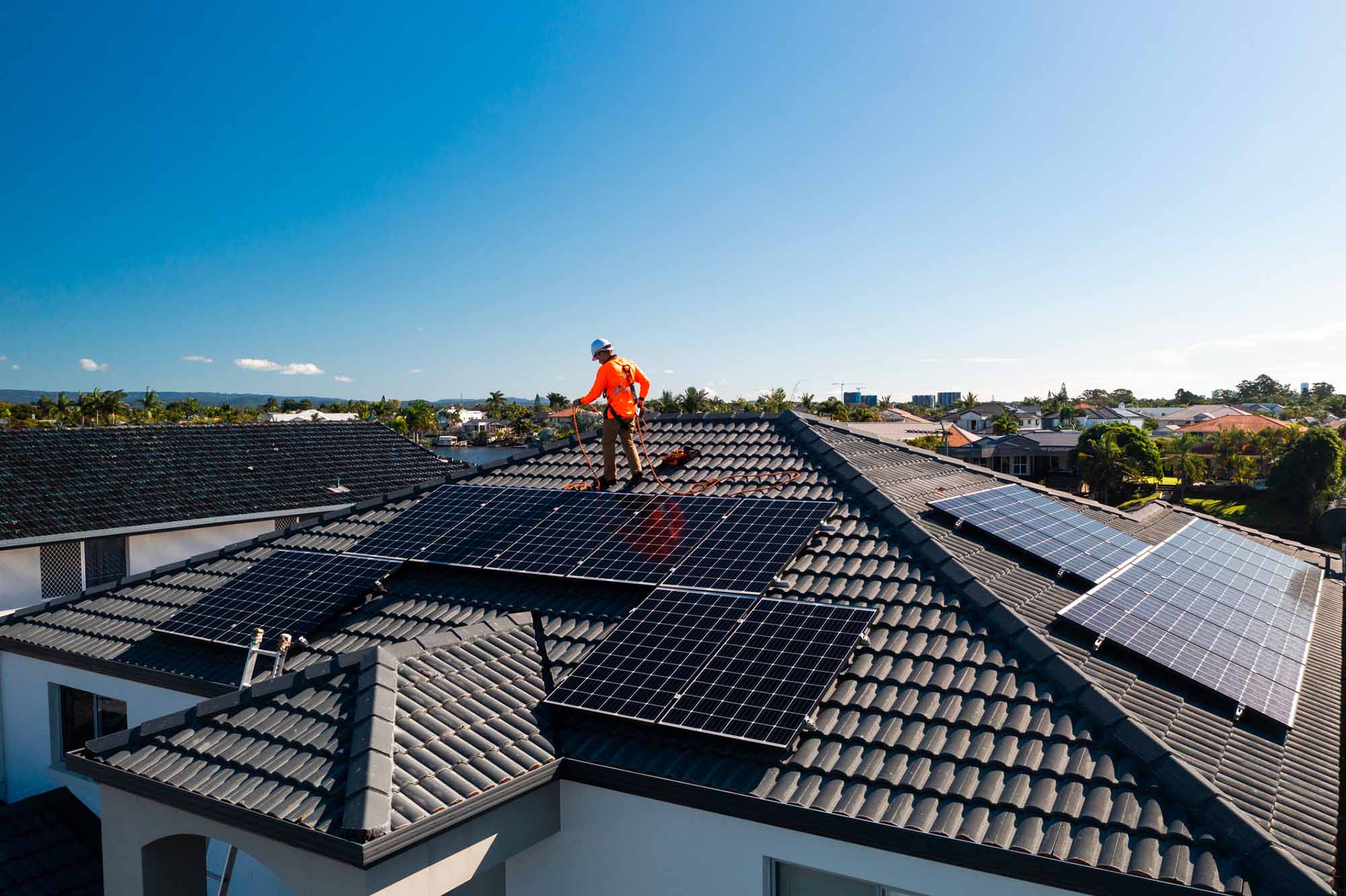 Plenitude, énergie, électricité, panneaux solaires sur toiture